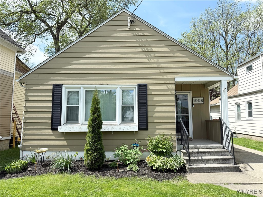 1008 N Military Road, Niagara Falls, New York image 2