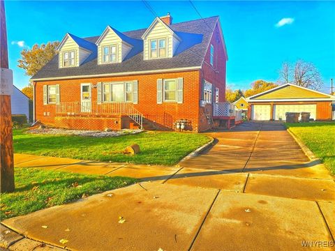 Photo of 190 Clover Place #Lower, Cheektowaga, NY 14225 (MLS # B1648957)