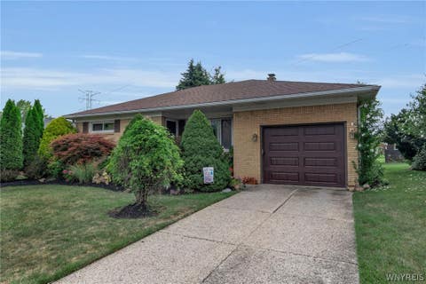 Homes For Sale - 145 Cresthaven Drive<br/> Amherst, NY 14225