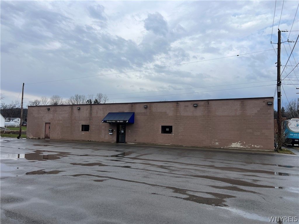 Photo of 58 W Buffalo Street, Warsaw, NY 14569 (MLS # B1668319)