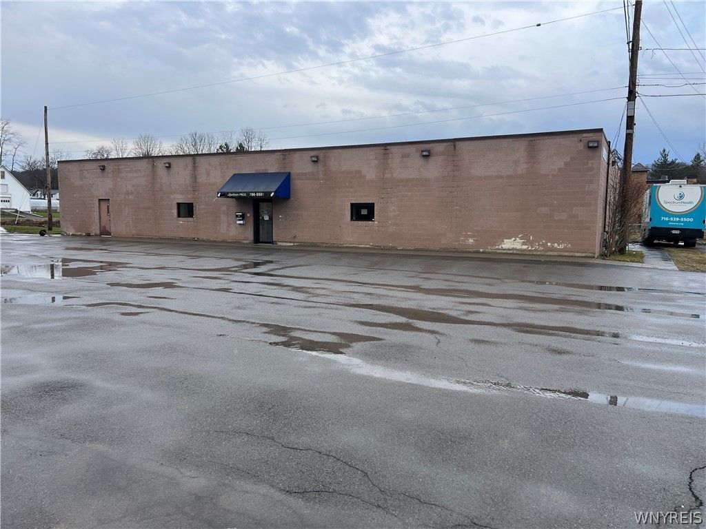 Photo of 58 W Buffalo Street, Warsaw, NY 14569 (MLS # B1668319)