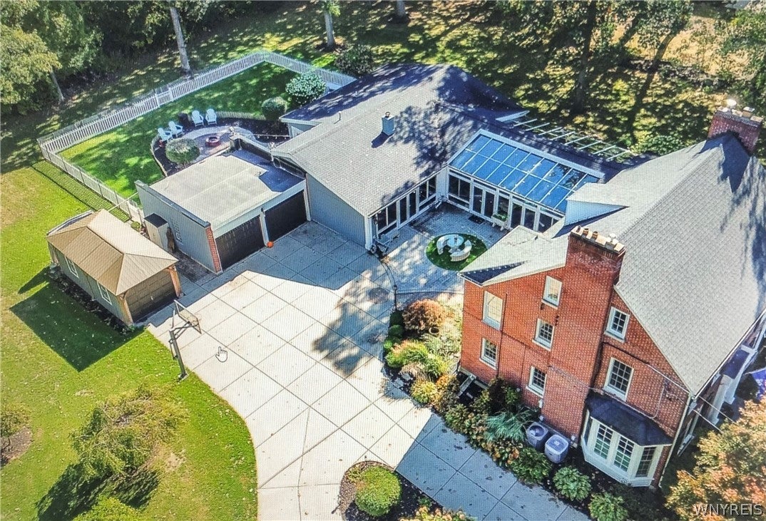5079 Forest Road