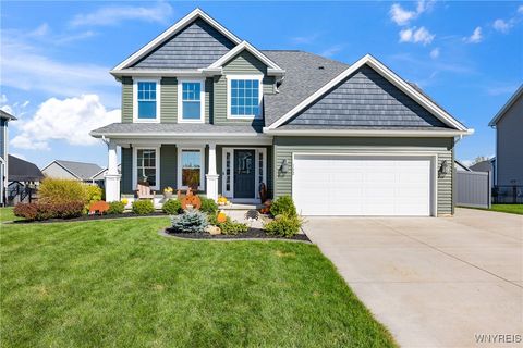 Photo of 132 Avian Way, Lancaster, NY 14086 (MLS # B1644639)