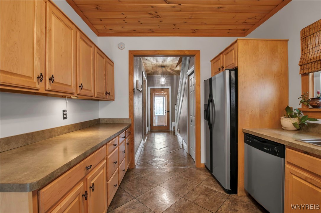2831 S Park Avenue, Lackawanna, New York image 11