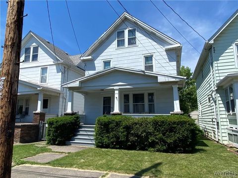 Homes For Sale - 2710 Pierce Avenue<br/> Niagara Falls, NY 14301