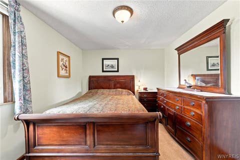Tiny photo for 624 Alt Boulevard, Grand Island, NY 14072 (MLS # B1709289)