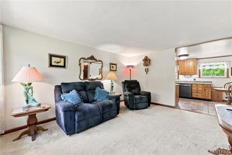 Tiny photo for 624 Alt Boulevard, Grand Island, NY 14072 (MLS # B1709289)