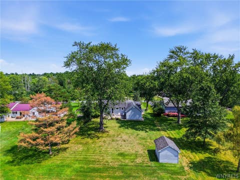 Tiny photo for 624 Alt Boulevard, Grand Island, NY 14072 (MLS # B1709289)