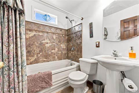 Tiny photo for 624 Alt Boulevard, Grand Island, NY 14072 (MLS # B1709289)