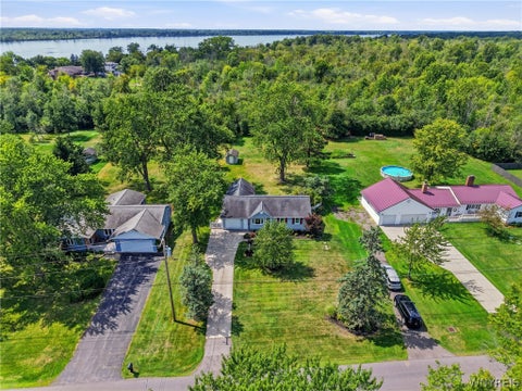 Tiny photo for 624 Alt Boulevard, Grand Island, NY 14072 (MLS # B1709289)