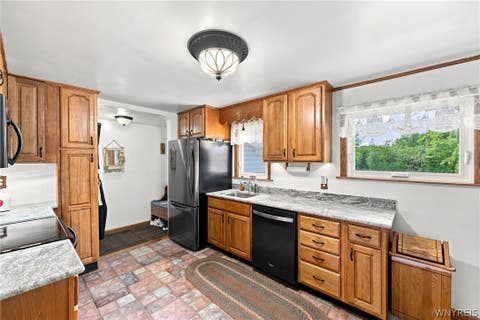 Tiny photo for 624 Alt Boulevard, Grand Island, NY 14072 (MLS # B1709289)
