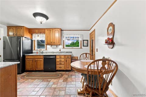 Tiny photo for 624 Alt Boulevard, Grand Island, NY 14072 (MLS # B1709289)
