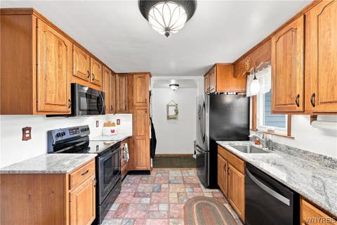 Tiny photo for 624 Alt Boulevard, Grand Island, NY 14072 (MLS # B1709289)