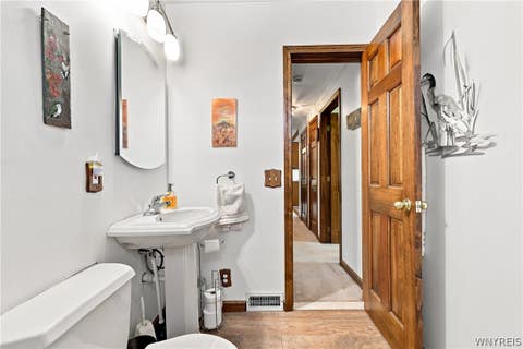 Tiny photo for 624 Alt Boulevard, Grand Island, NY 14072 (MLS # B1709289)