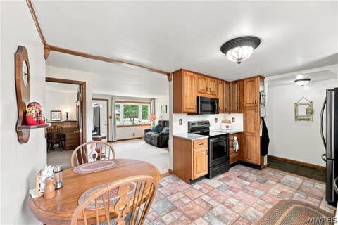 Tiny photo for 624 Alt Boulevard, Grand Island, NY 14072 (MLS # B1709289)