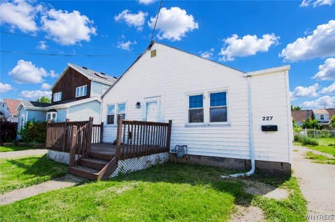Homes For Sale - 227 Roland Street<br/> Cheektowaga, NY 14212
