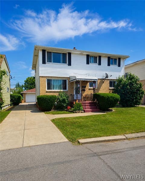 Photo of 61 Beach Road #Upper, Cheektowaga, NY 14225 (MLS # B1707801)