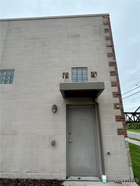 126 E Niagara Street