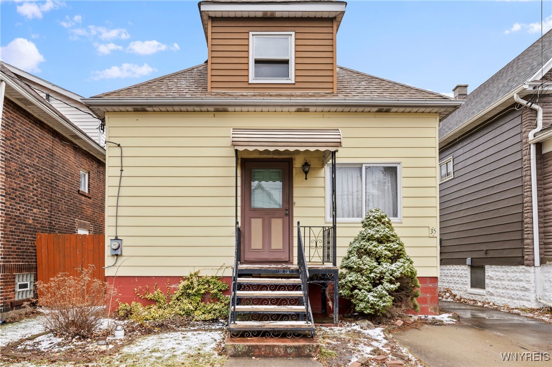 35 Reo Avenue, Cheektowaga, New York image 2