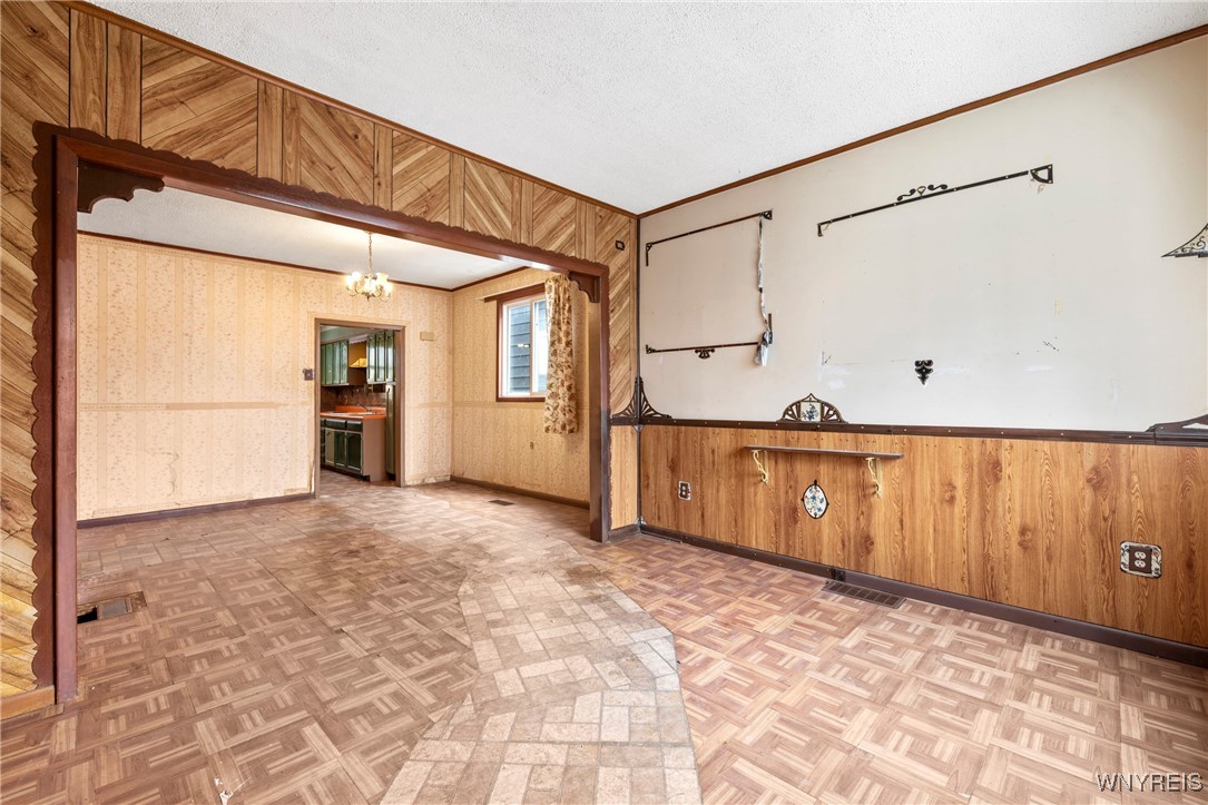 35 Reo Avenue, Cheektowaga, New York image 5