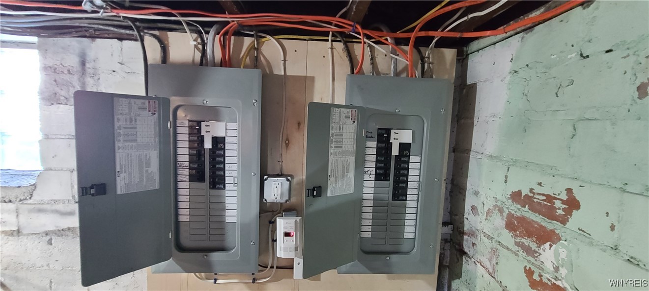 Niagara Falls, New York 14305, United States, 4 Bedrooms Bedrooms, ,2 BathroomsBathrooms,Residential,Active,210551