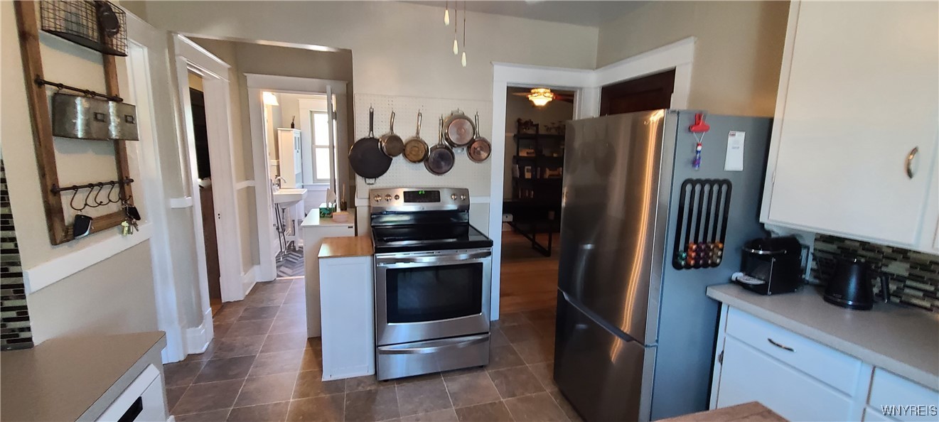 Niagara Falls, New York 14305, United States, 4 Bedrooms Bedrooms, ,2 BathroomsBathrooms,Residential,Active,210551