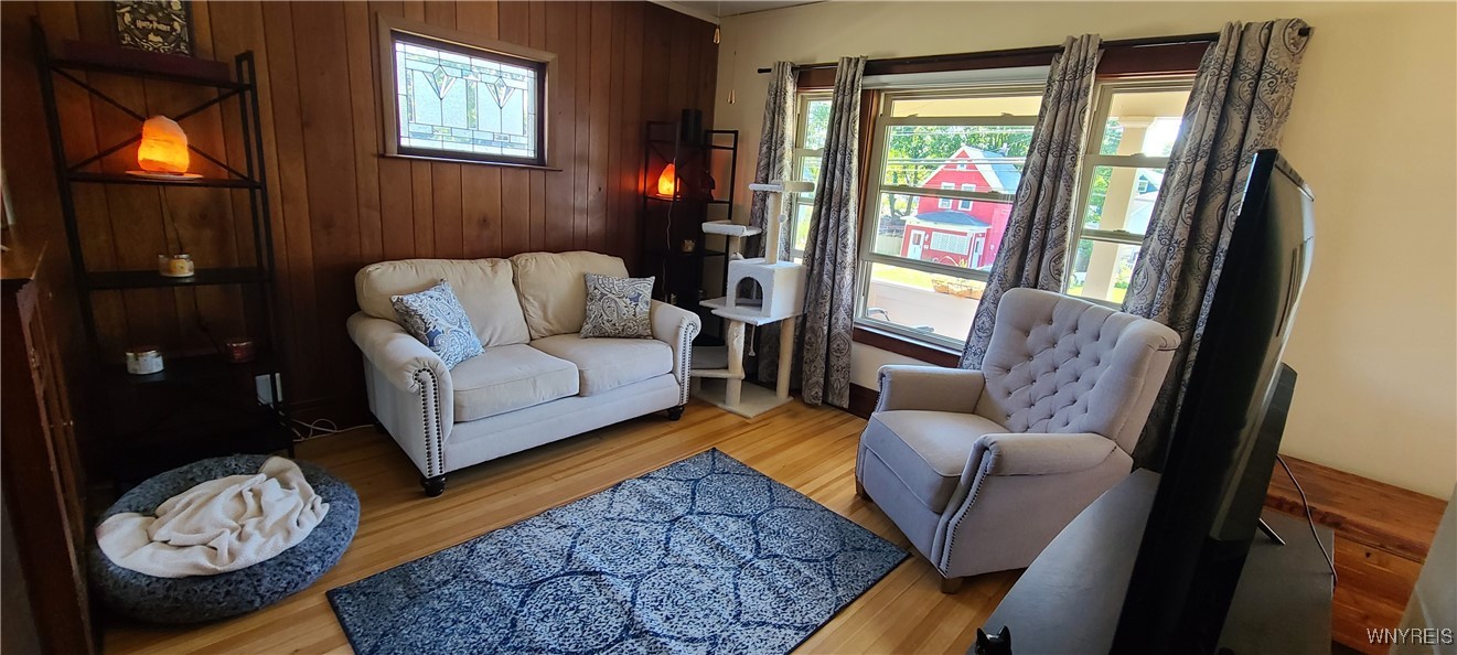 Niagara Falls, New York 14305, United States, 4 Bedrooms Bedrooms, ,2 BathroomsBathrooms,Residential,Active,210551