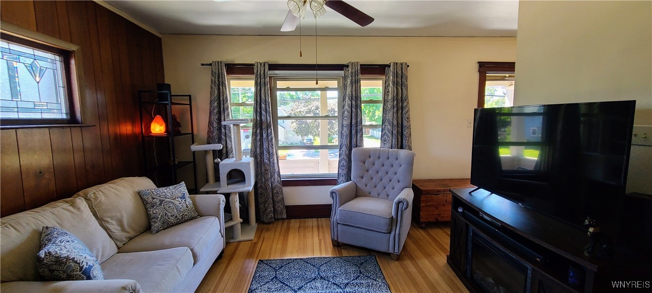 Niagara Falls, New York 14305, United States, 4 Bedrooms Bedrooms, ,2 BathroomsBathrooms,Residential,Active,210551