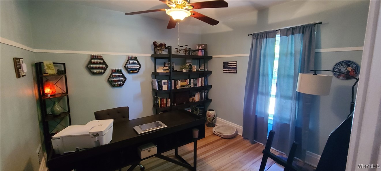 Niagara Falls, New York 14305, United States, 4 Bedrooms Bedrooms, ,2 BathroomsBathrooms,Residential,Active,210551