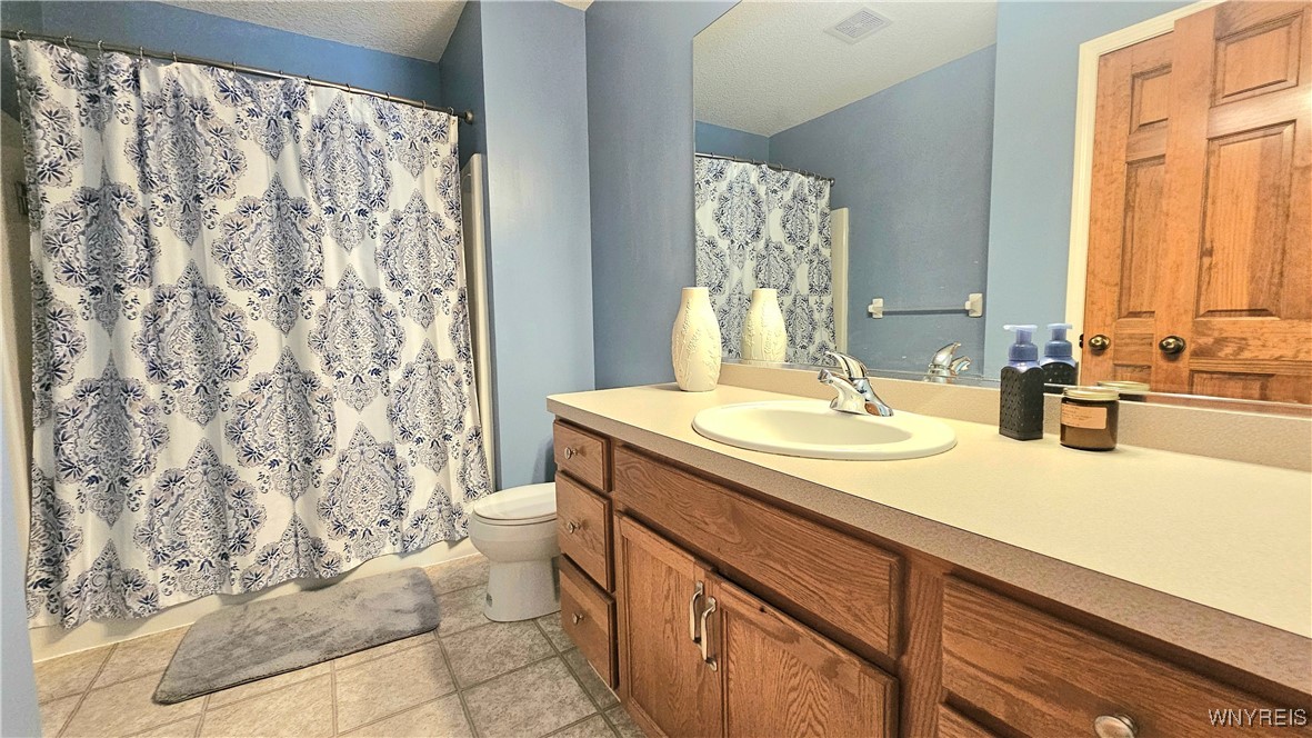 2357 Winterberry Drive, Hamburg, New York image 13