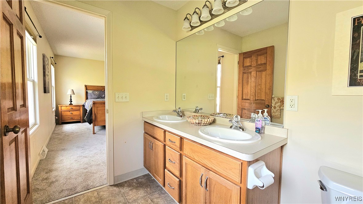 2357 Winterberry Drive, Hamburg, New York image 14