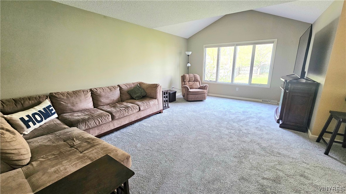 2357 Winterberry Drive, Hamburg, New York image 10