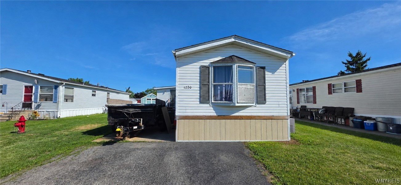 Photo 1 of 1 — 1220 Maplewood Drive, Lockport Town, NY 14094