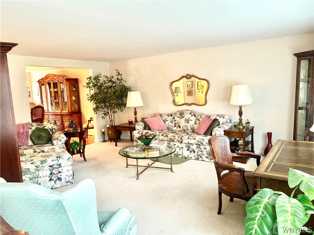 40 Hamlin Sq B