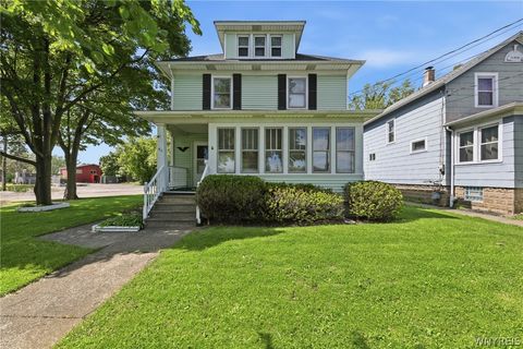 Photo of 40 Litchfield Avenue, Lancaster, NY 14043 (MLS # B1685167)