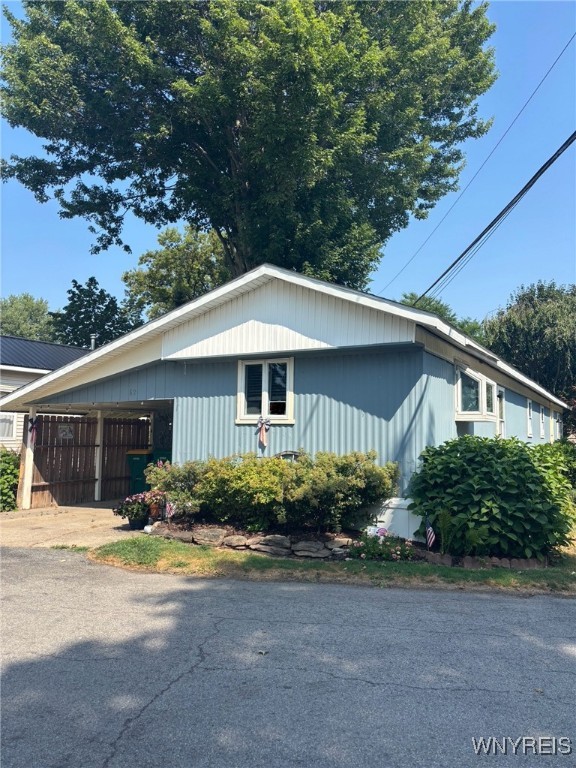 Lockport Town, New York 14094, United States, 2 Bedrooms Bedrooms, ,1 BathroomBathrooms,Residential,Active,193281