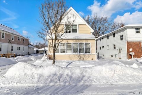 Photo of 82 Argyle Avenue, Amherst, NY 14226 (MLS # B1663320)