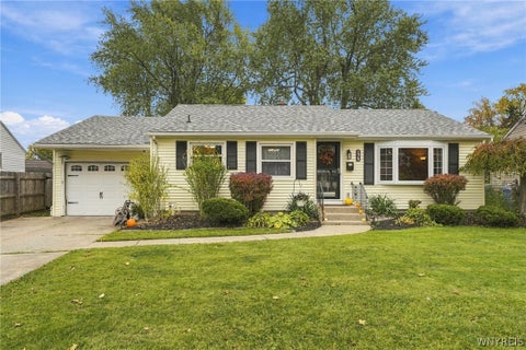 Photo of 173 Coronation Drive, Amherst, NY 14226 (MLS # B1724614)