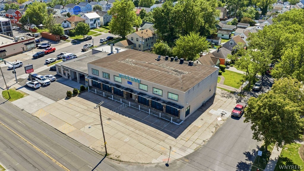2718 Elmwood Avenue