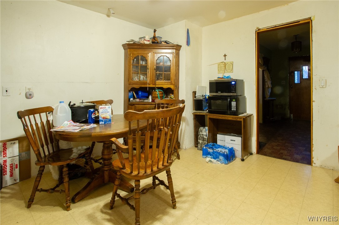 93 Gardenvale Drive, Cheektowaga, New York image 3