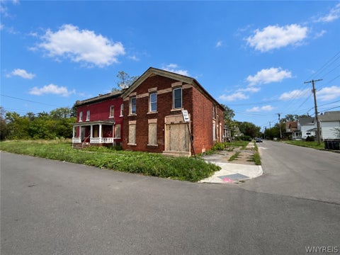Photo of 1301 13th Street, Niagara Falls, NY 14301 (MLS # B1714411)