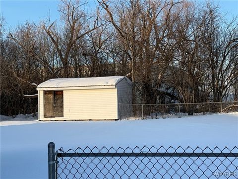 Tiny photo for 4320 Isherwood Drive, Niagara, NY 14305 (MLS # B1660751)