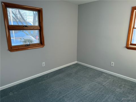 Tiny photo for 4320 Isherwood Drive, Niagara, NY 14305 (MLS # B1660751)