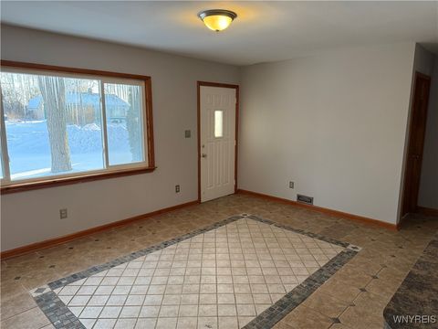 Tiny photo for 4320 Isherwood Drive, Niagara, NY 14305 (MLS # B1660751)