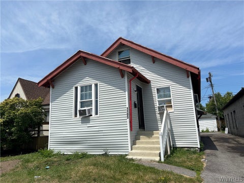 Homes For Sale - 1193 Kenmore Avenue<br/> Erie County, Tonawanda, NY 14217