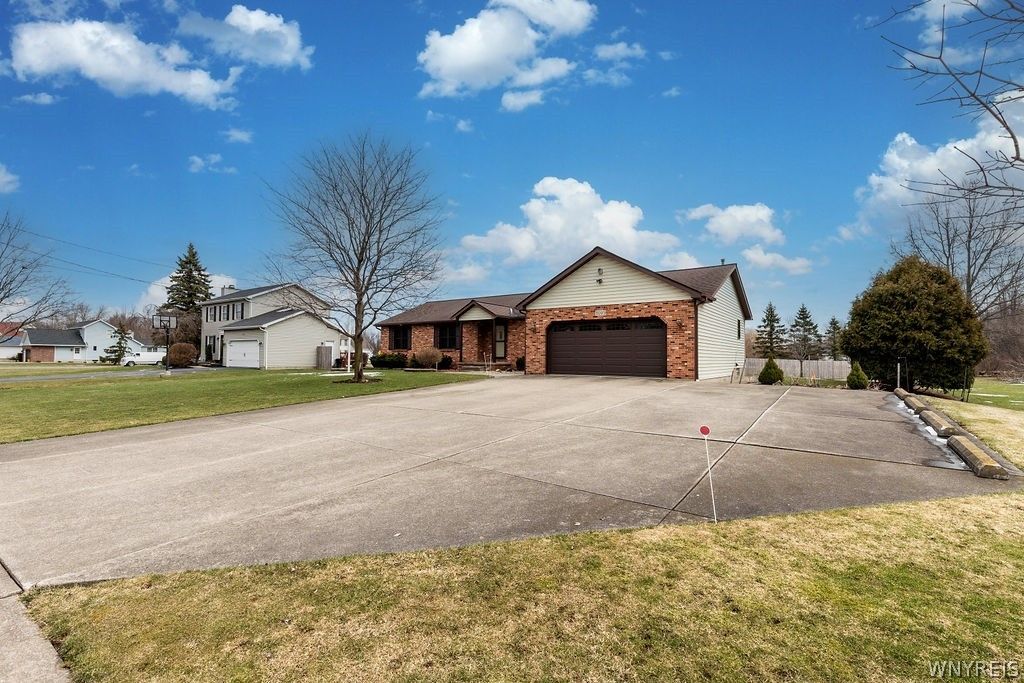 Photo of 3095 Stony Point Road, Grand Island, NY 14072 (MLS # B1667498)