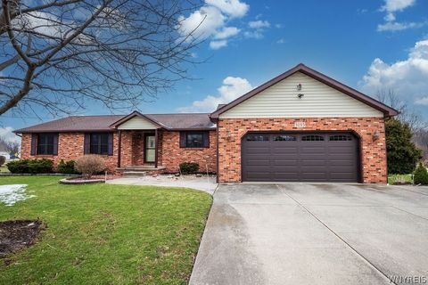 Photo of 3095 Stony Point Road, Grand Island, NY 14072 (MLS # B1667498)