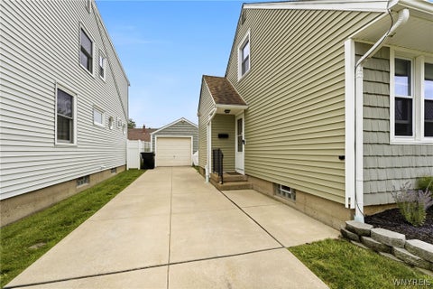 Tiny photo for 114 Sherwin Drive, Tonawanda, NY 14150 (MLS # B1700026)