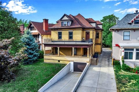 Photo of 522 W Ferry Street #4, Buffalo, NY 14222 (MLS # B1610454)