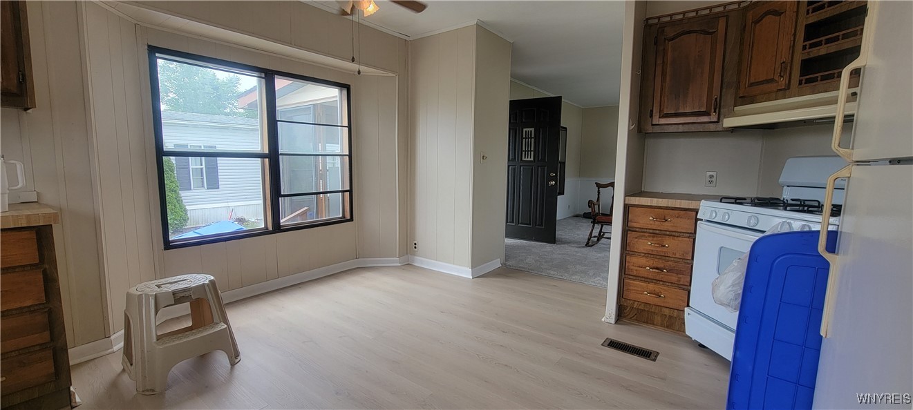 Lockport Town, New York 14094, United States, 2 Bedrooms Bedrooms, ,1 BathroomBathrooms,Residential,Active,172309